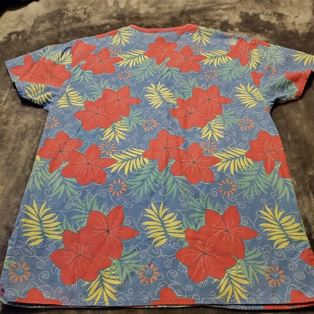 Scrub top - Picture 2 of 2